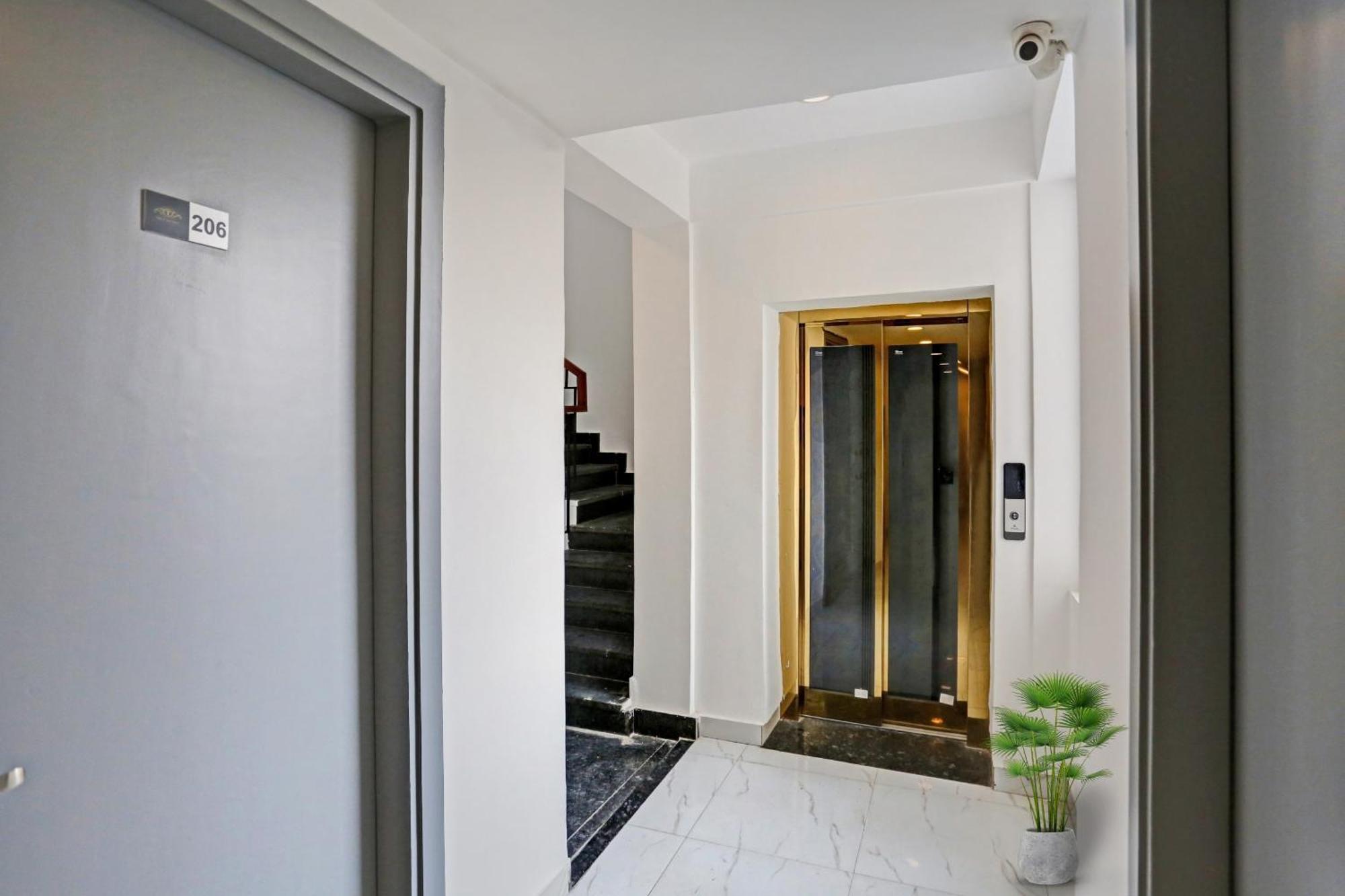 Hotel O The Grand Palm غورغاون المظهر الخارجي الصورة